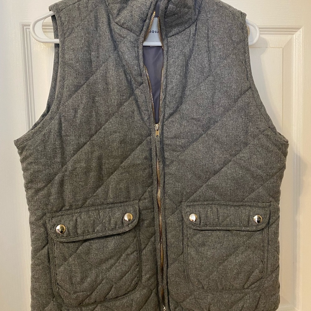 Women’s grey vest